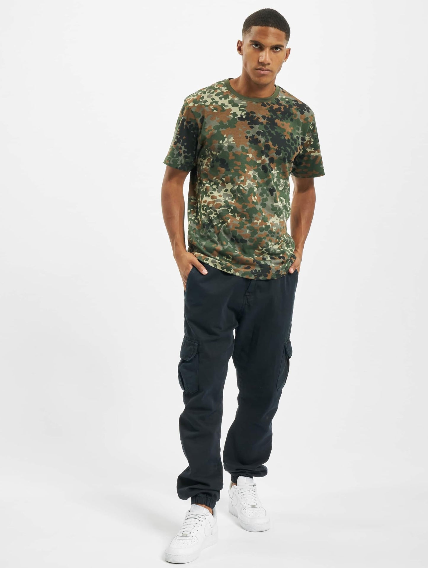 Brandit Men’s T-Shirt – Cotton Crew Neck Casual Short Sleeve Outdoor Top