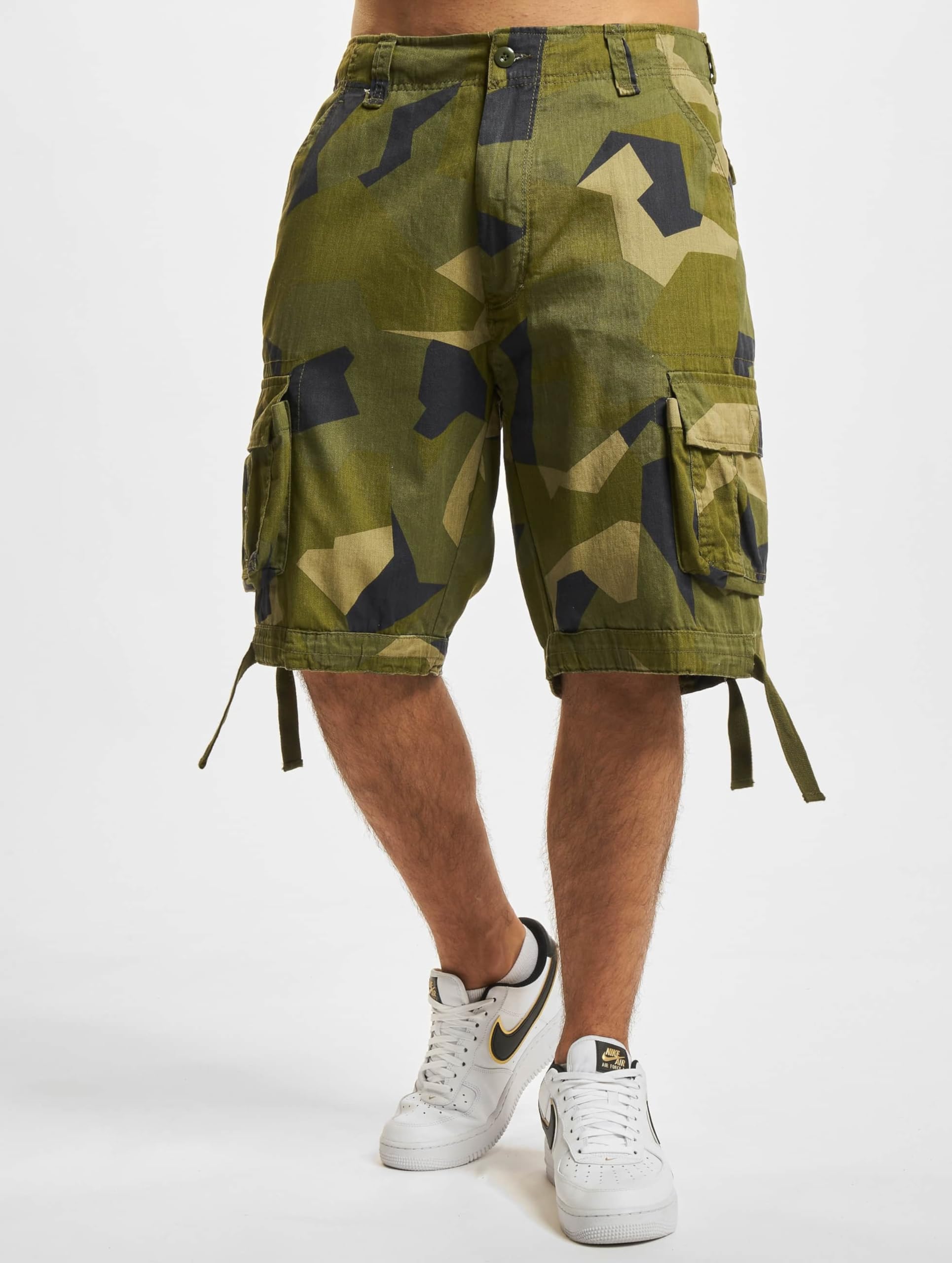Brandit Men’s Urban Legend Cargo Shorts Swedish Camo – Vintage Army Shorts 4XL