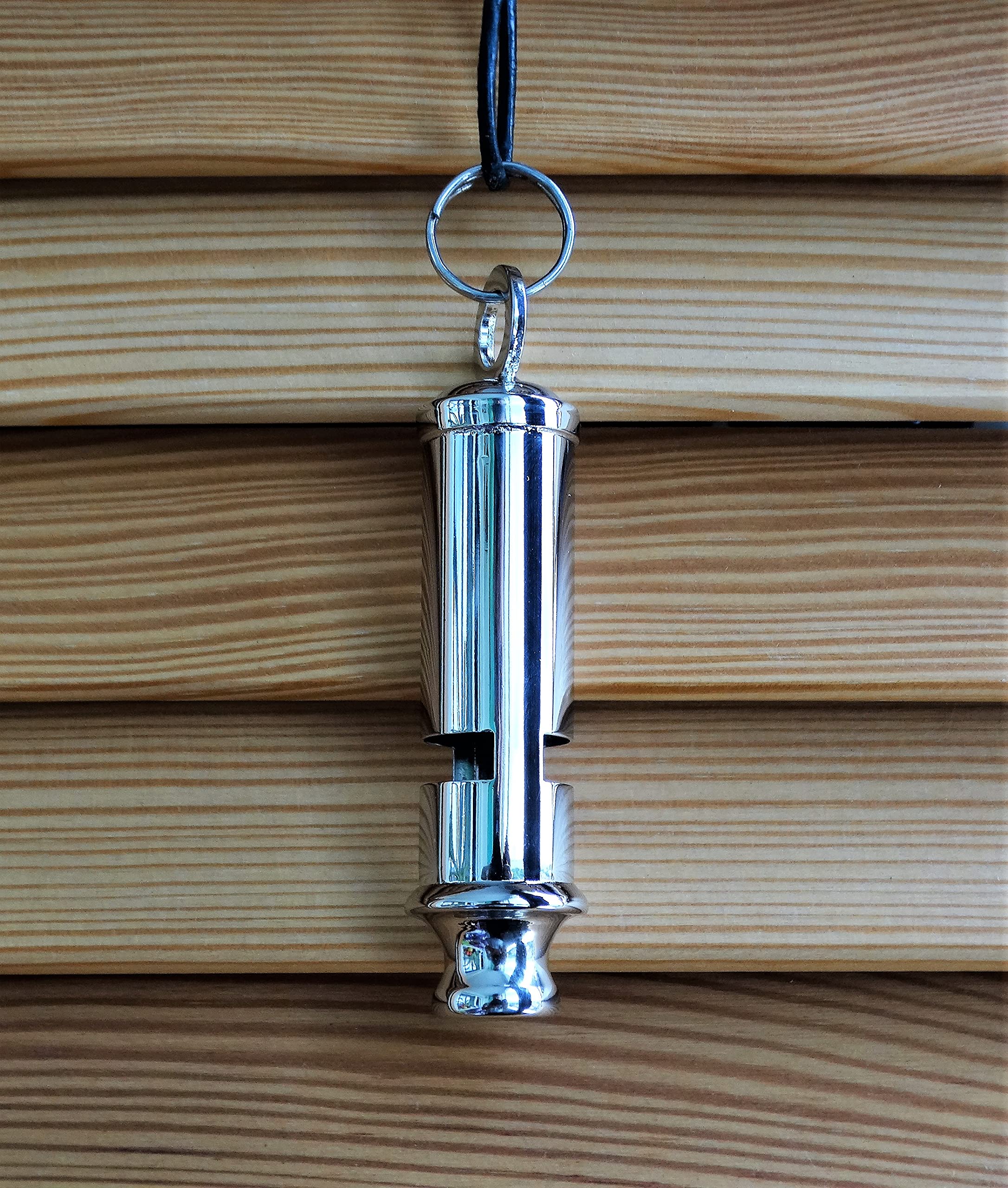 Mil-Tec British London Police Bobby ww1 Nickel Plated Iconic High-Pitched Loud Easy to Blow Survival Whistle